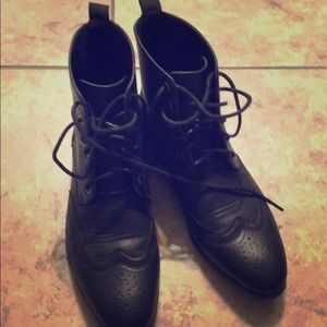 Men’s black lace up boots